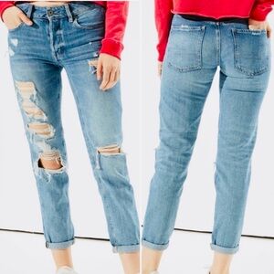 American Eagle Tomgirl Distressed Ripped Crop Jeans